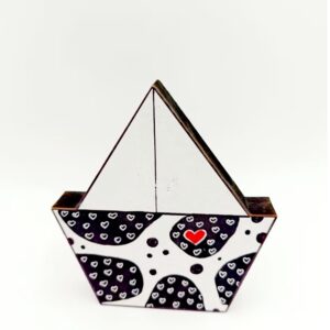 Καραβάκι ασπρόμαυρο καρδούλα! Αγάπη και τύχη μες στο σπίτι!