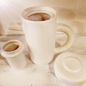 Κεραμική τσαγιέρα κανάτα ψηλή και ματ λευκή, υπέροχη κανάτα!