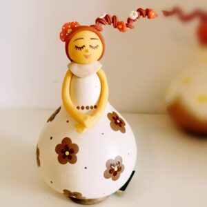 Κούκλα νεροκολοκύθα πεταχτή κοτσίδα! Μια κούκλα έργο τέχνης!