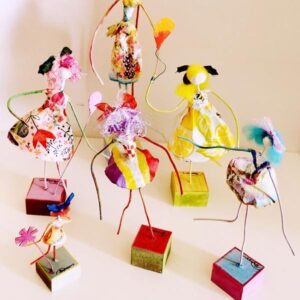 Κούκλα διακοσμητική φτιαγμένη από χαρτί, μια κούκλα έργο τέχνης!