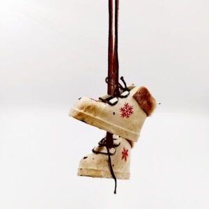 Λευκά μποτάκια κρεμαστά, στολίδια χιονισμένα! Στολίδι μεταλλικό!