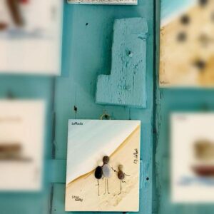 Καδράκι κλειδοθήκη χειροποίητο με βότσαλα, εικόνες και χρώματα!